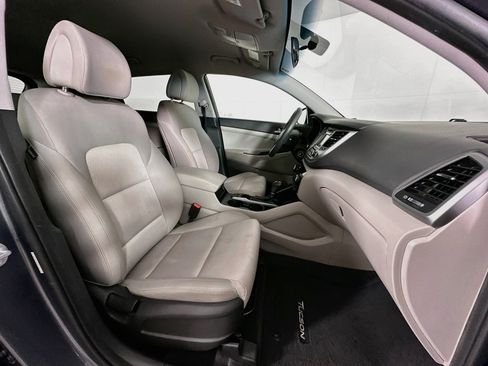 Used 2017 Hyundai Tucson SE w/ SE Popular Package 02 AWD/4WD image 28