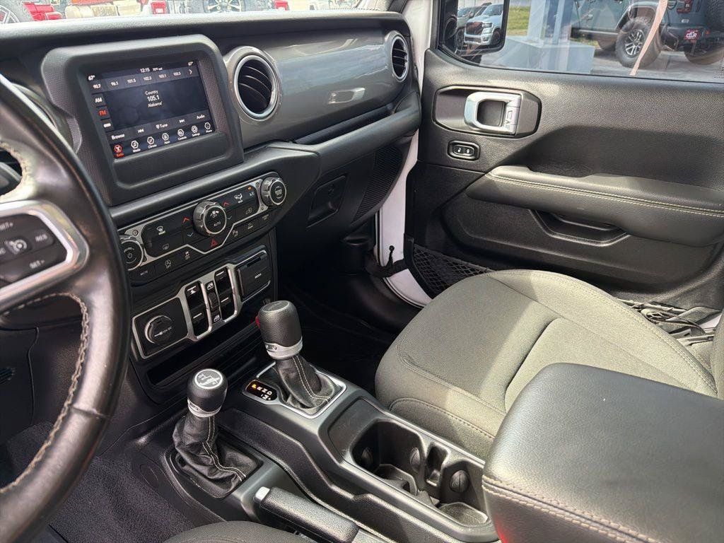 Used 2021 Jeep Gladiator Overland w/ Safety Group AWD/4WD image 31