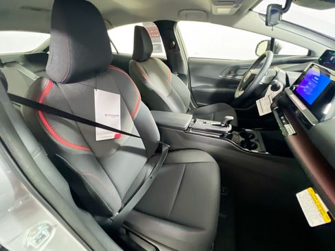 New 2026 Toyota Prius Plug-In Hybrid FWD image 30