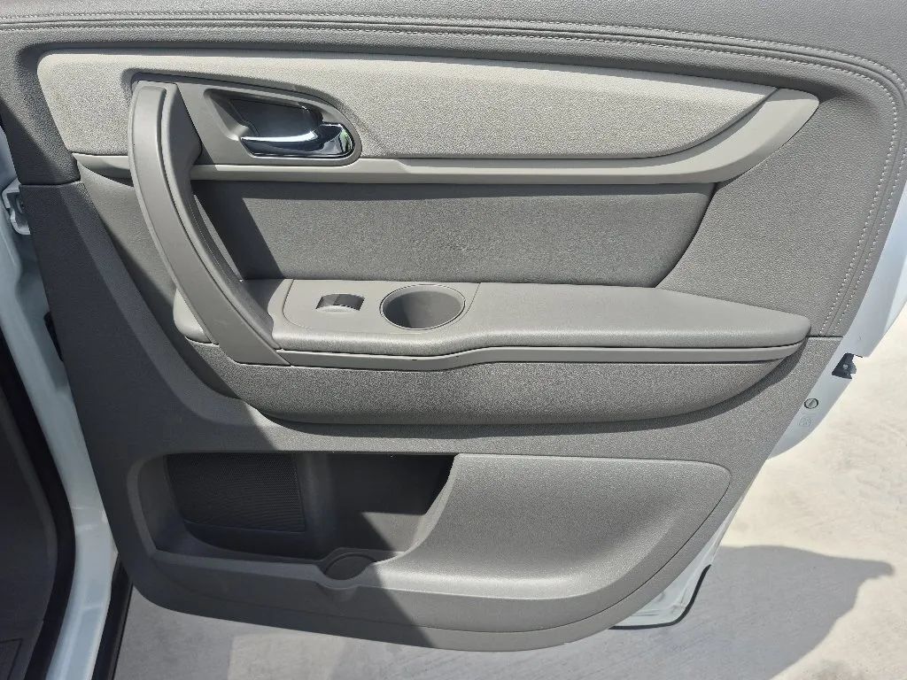 Used 2016 Chevrolet Traverse LT FWD image 18