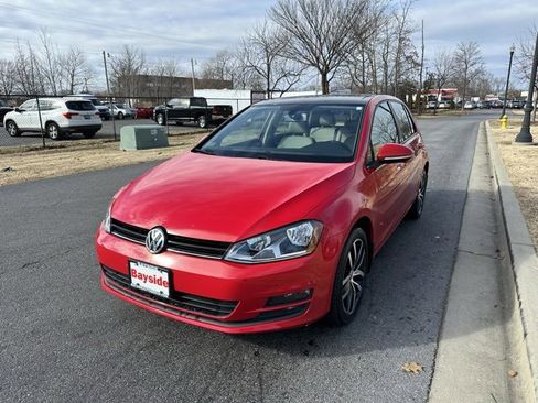 Used 2016 Volkswagen Golf SE image 6