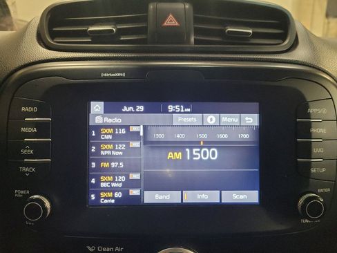 Used 2018 Kia Soul + FWD image 25
