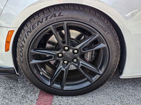 Used 2021 Chevrolet Camaro SS RWD image 8