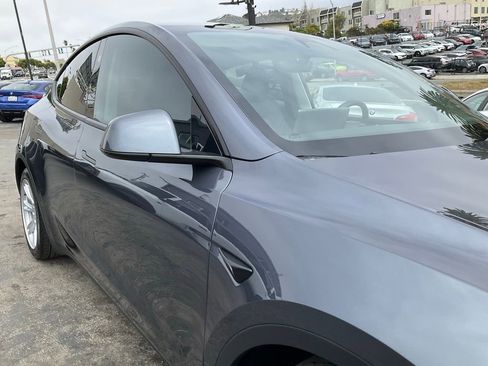 Used 2023 Tesla Model Y 2WD image 75