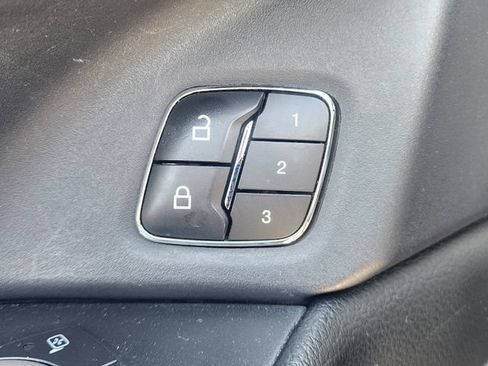 Used 2020 Ford Expedition XLT w/ Equipment Group 202A AWD/4WD image 13