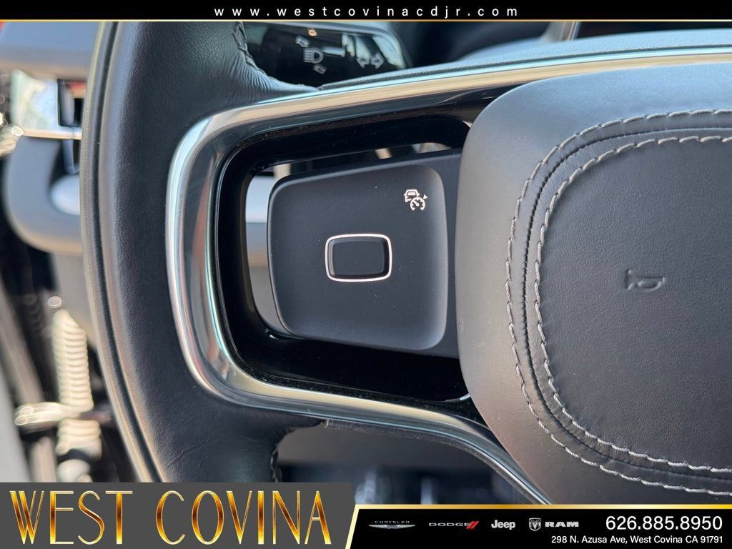 Used 2025 Lincoln Navigator Reserve AWD/4WD image 23
