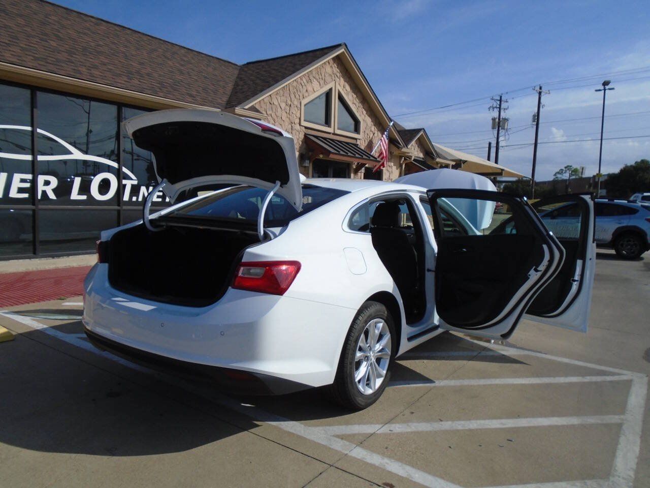 Used 2025 Chevrolet Malibu LT FWD image 22