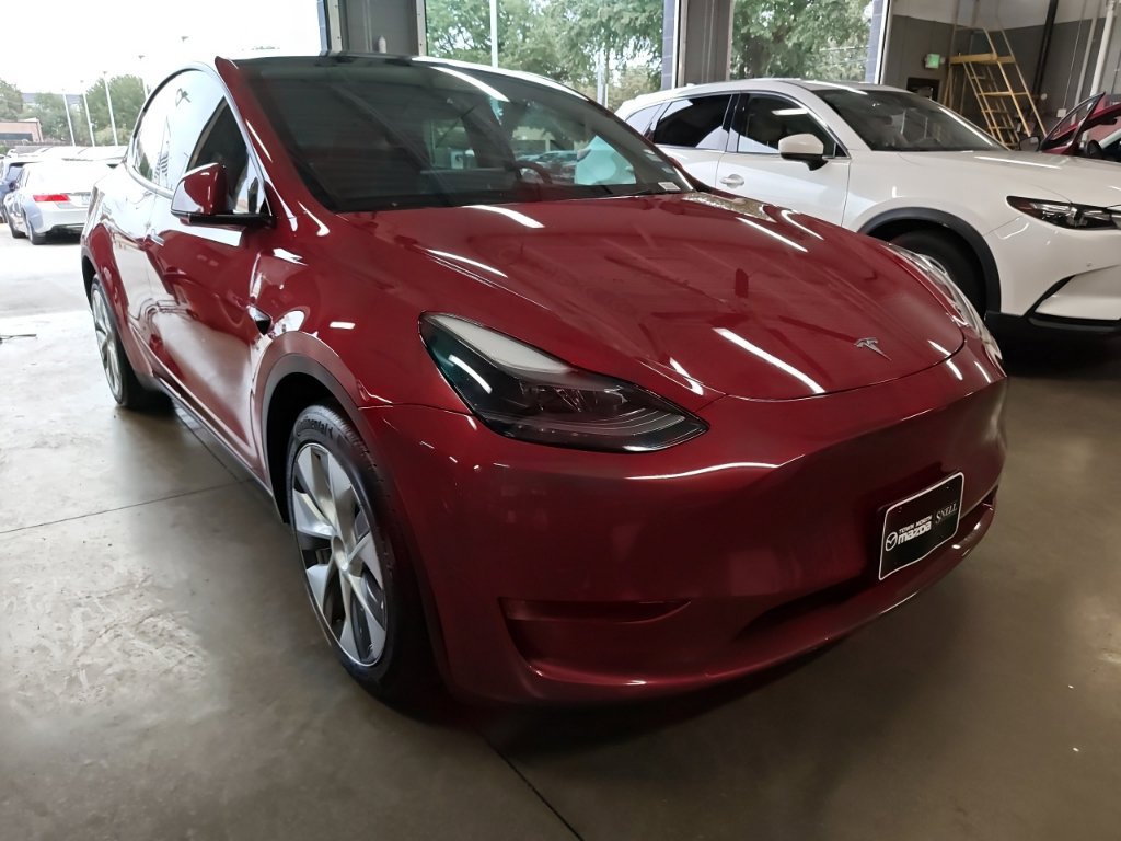 Used 2023 Tesla Model Y Long Range AWD/4WD image 2