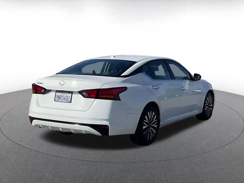 Used 2025 Nissan Altima 2.5 SV image 14
