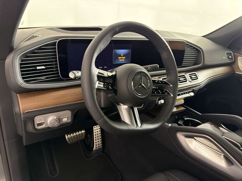 New 2026 Mercedes-Benz GLS 580 4MATIC image 4