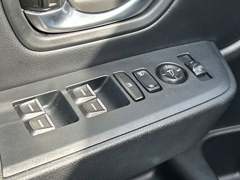 Used 2025 Honda Pilot Sport image 25