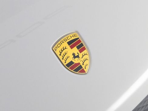 Certified 2023 Porsche Macan S AWD/4WD image 13
