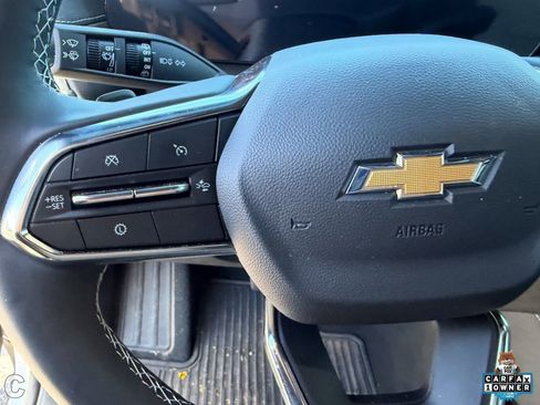 Used 2025 Chevrolet Traverse LT AWD/4WD image 15