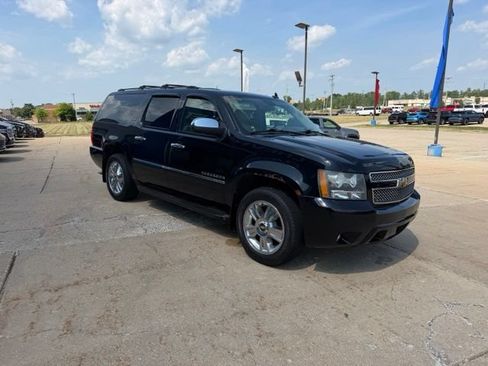 Used 2010 Chevrolet Suburban LTZ AWD/4WD image 8