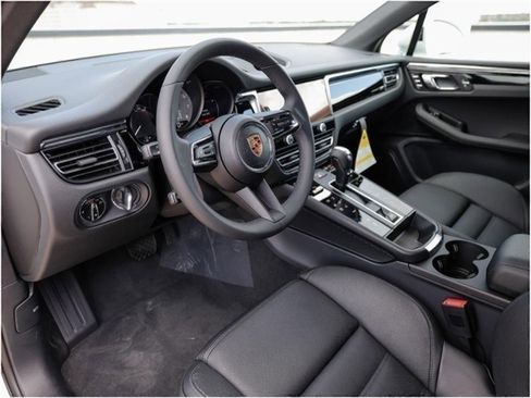 New 2025 Porsche Macan S image 4
