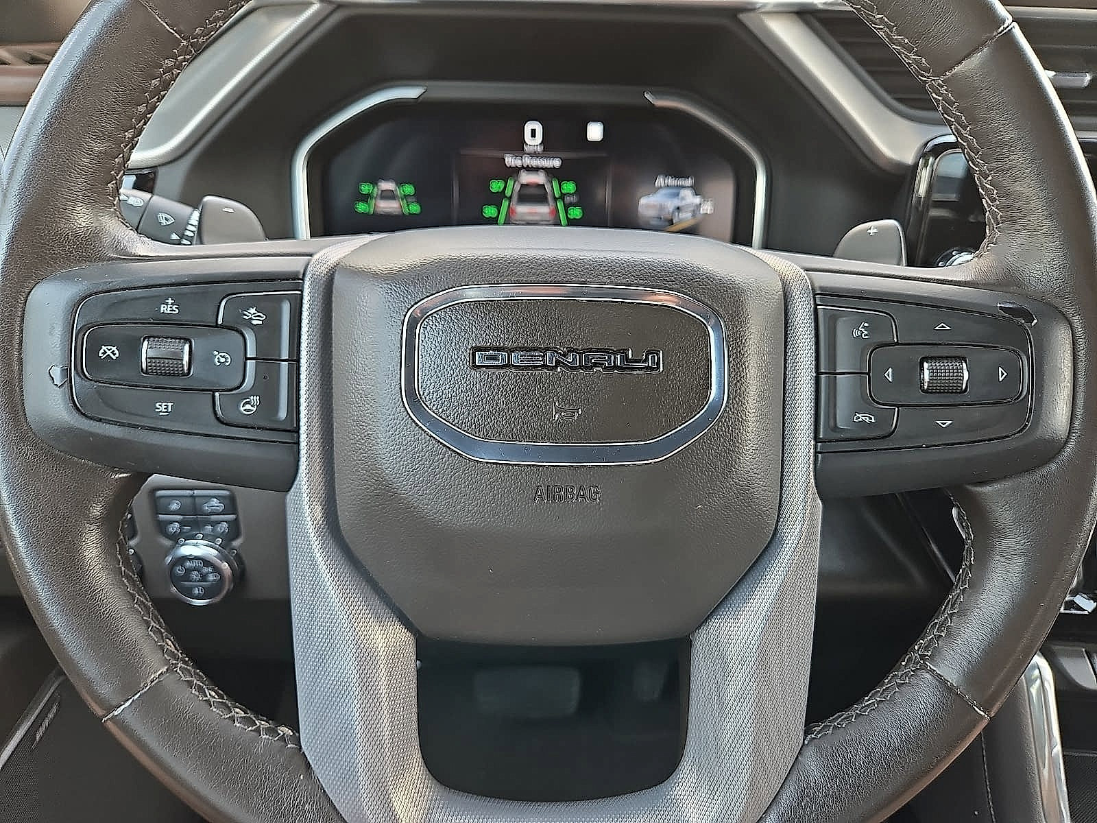 Used 2022 GMC Sierra 1500 Denali w/ Technology Package AWD/4WD image 18