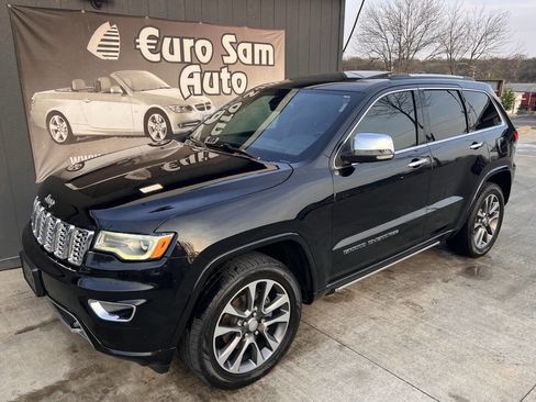 Used 2019 Jeep Grand Cherokee Limited w/ Luxury Group II image 2