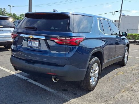 Used 2022 Chevrolet Traverse LS FWD image 11