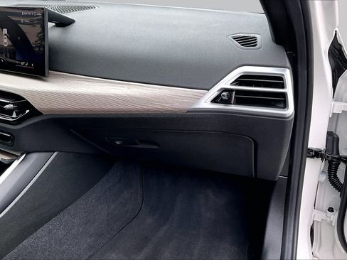 Certified 2025 BMW 330i Sedan RWD image 19