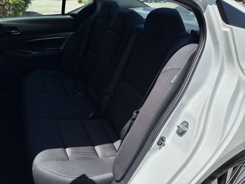 Used 2025 Nissan Altima 2.5 SV FWD image 38