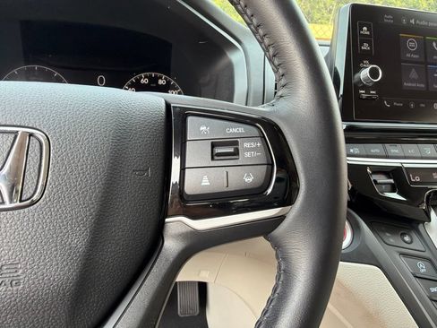 Used 2025 Honda Odyssey EX-L image 17