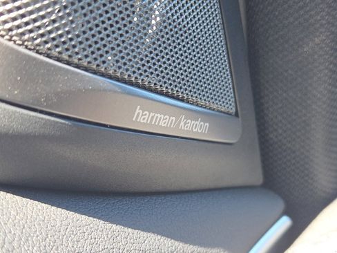 Used 2018 BMW M550i xDrive image 23