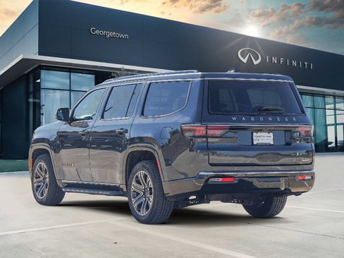 Used 2024 Jeep Wagoneer Series II w/ Flexible Seating Group image 6