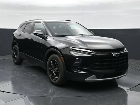 Used 2023 Chevrolet Blazer LT w/ Midnight/Sport Edition AWD/4WD image 4