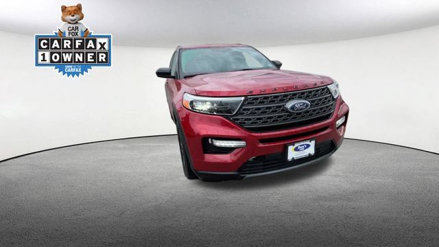 Certified 2023 Ford Explorer XLT w/ Equipment Group 202A AWD/4WD image 3