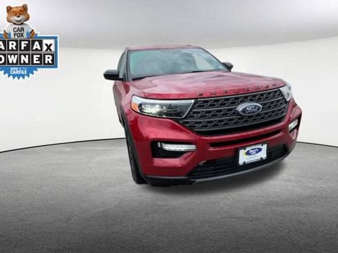 Certified 2023 Ford Explorer XLT w/ Equipment Group 202A AWD/4WD image 3