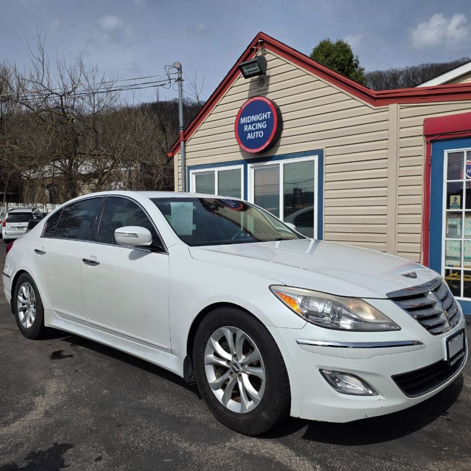 Used 2013 Hyundai Genesis 3.8 RWD image 7