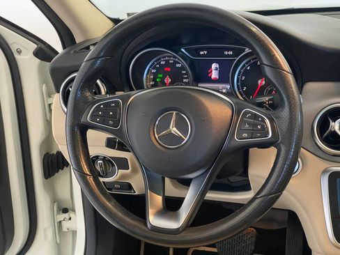 Used 2018 Mercedes-Benz GLA 250 4MATIC image 17