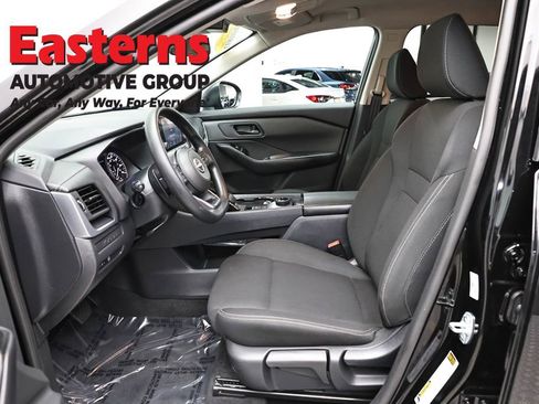 Used 2024 Nissan Rogue S AWD/4WD image 14