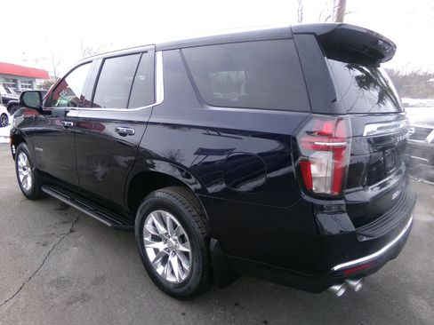 Used 2021 Chevrolet Tahoe Premier w/ Premium Package image 5