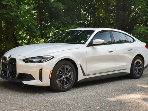 Used 2023 BMW i4 eDrive35 w/ Premium Package RWD image 3
