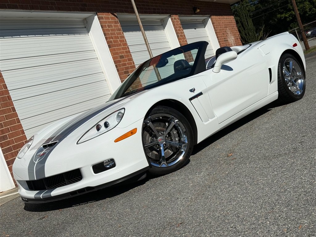 Used 2013 Chevrolet Corvette Grand Sport w/ 4LT Preferred Equipment Group RWD image 9