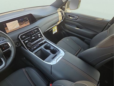 New 2026 Nissan Armada SL w/ Captain's Chari Seat Package image 13