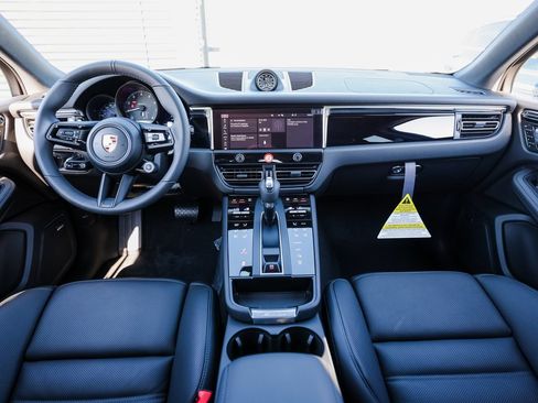 Certified 2026 Porsche Macan Turbo AWD/4WD image 24