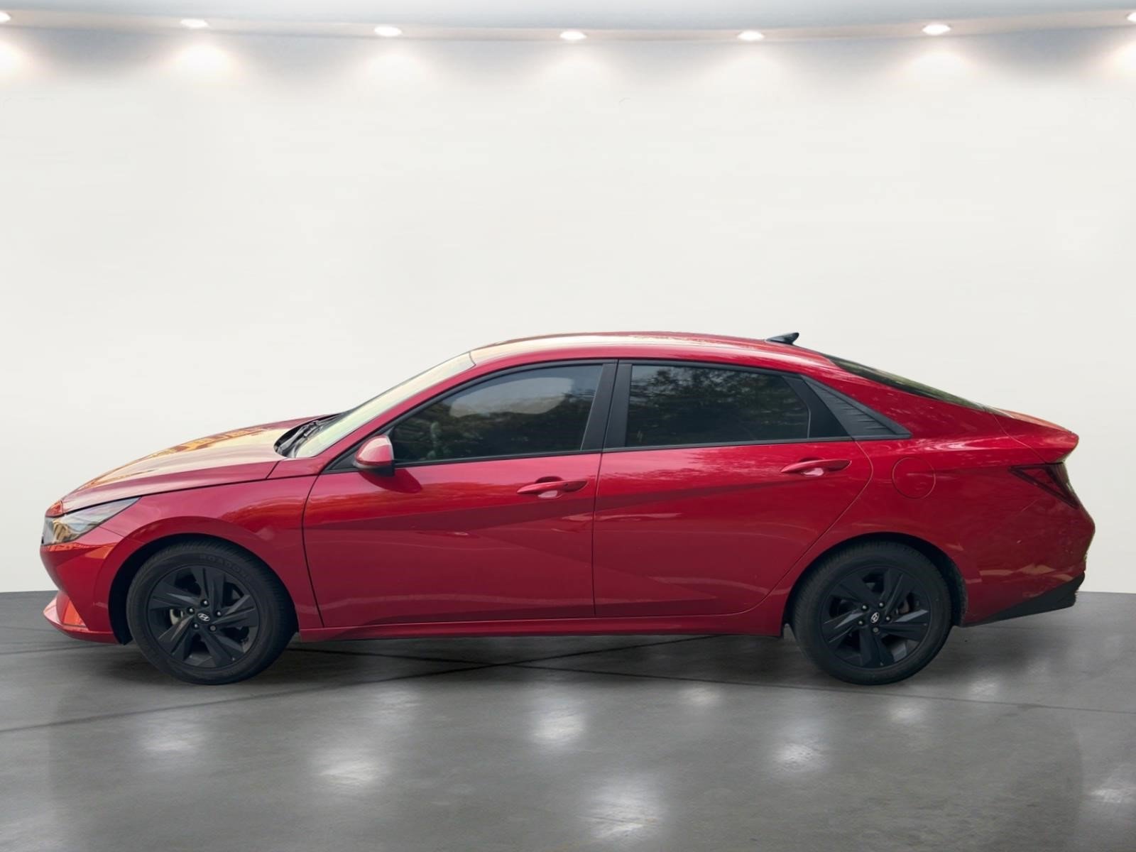 Used 2023 Hyundai Elantra SEL w/ Cargo Package FWD image 12
