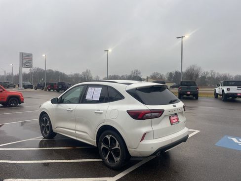 Used 2023 Ford Escape ST-Line Select w/ Tech Pack #2 AWD/4WD image 7