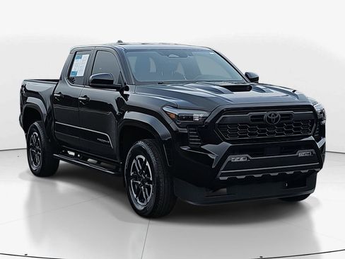 Used 2024 Toyota Tacoma TRD Sport image 2