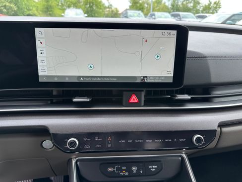 New 2026 Kia Carnival EX FWD image 35