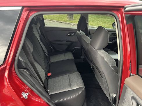 Certified 2022 Nissan Rogue SV FWD image 16