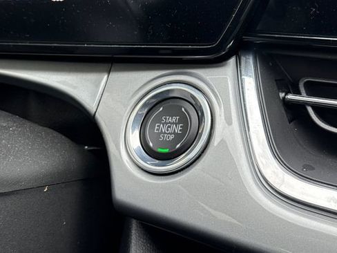 Used 2026 Chevrolet Trax LT FWD image 33