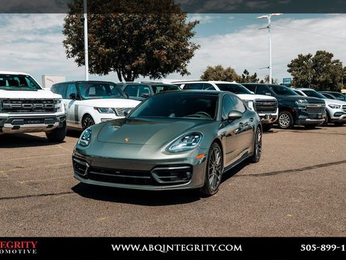 Used 2023 Porsche Panamera 4 Platinum Edition AWD/4WD image 3