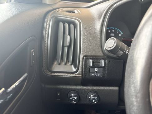 Certified 2022 GMC Canyon AT4 w/ Trailering Package AWD/4WD image 18