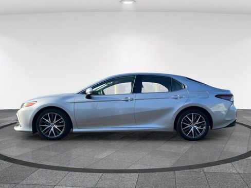 Used 2022 Toyota Camry XLE image 9