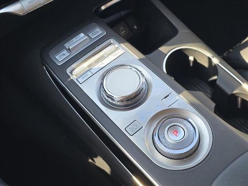 Used 2025 Genesis GV70 2.5T image 18