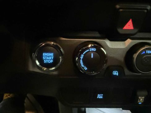 Certified 2023 Toyota Tacoma TRD Sport image 34