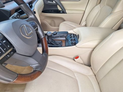 Used 2021 Lexus LX 570 4WD w/ Luxury Package image 21